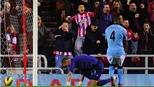 VIDEO: "Người cũ" Johnson khiến Man City ôm hận